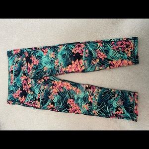 Old Navy Active Go-Dry Capris